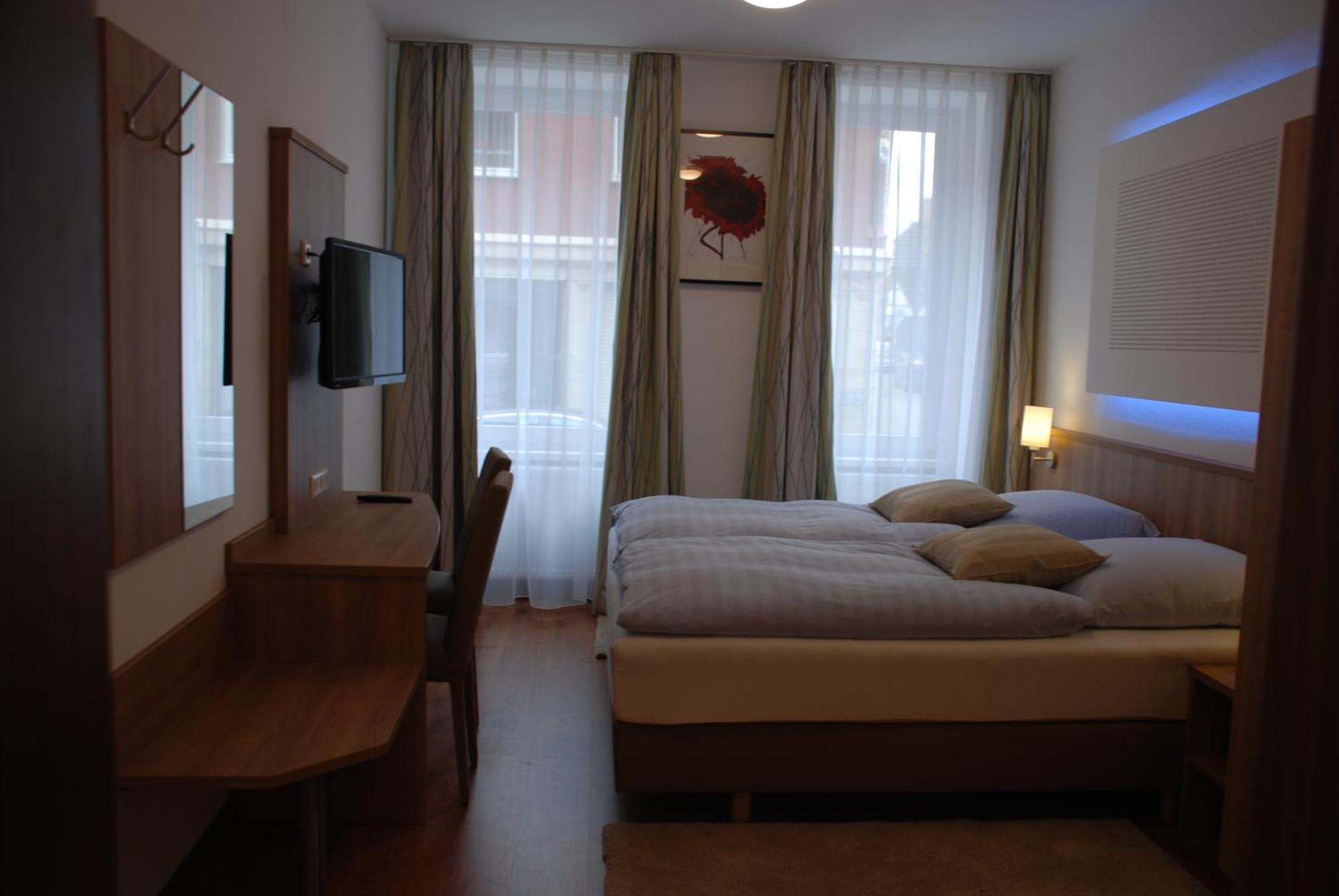 Hotel Rest Inn Bretten Eksteriør billede
